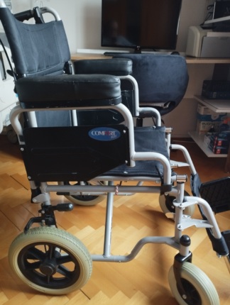 Secondhand Comfort Plus DM-327 Adult Manual Wheelchair