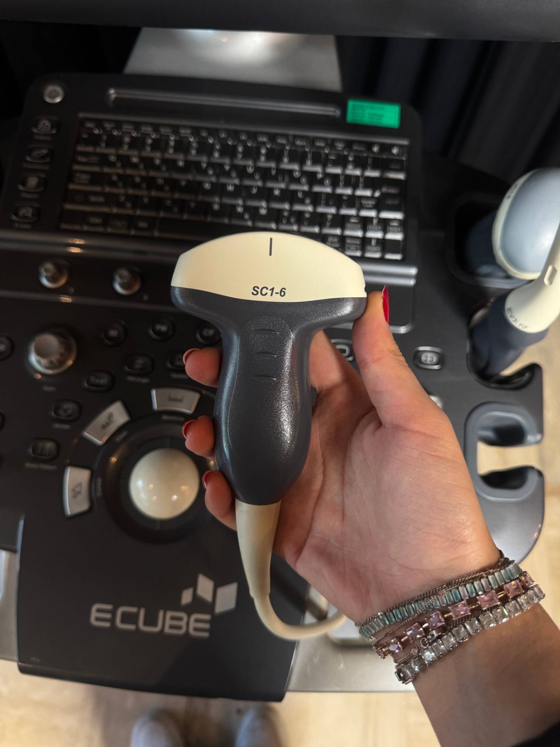 Secondhand Alpinion Ecube 7 Ultrasound Machine - Image 4