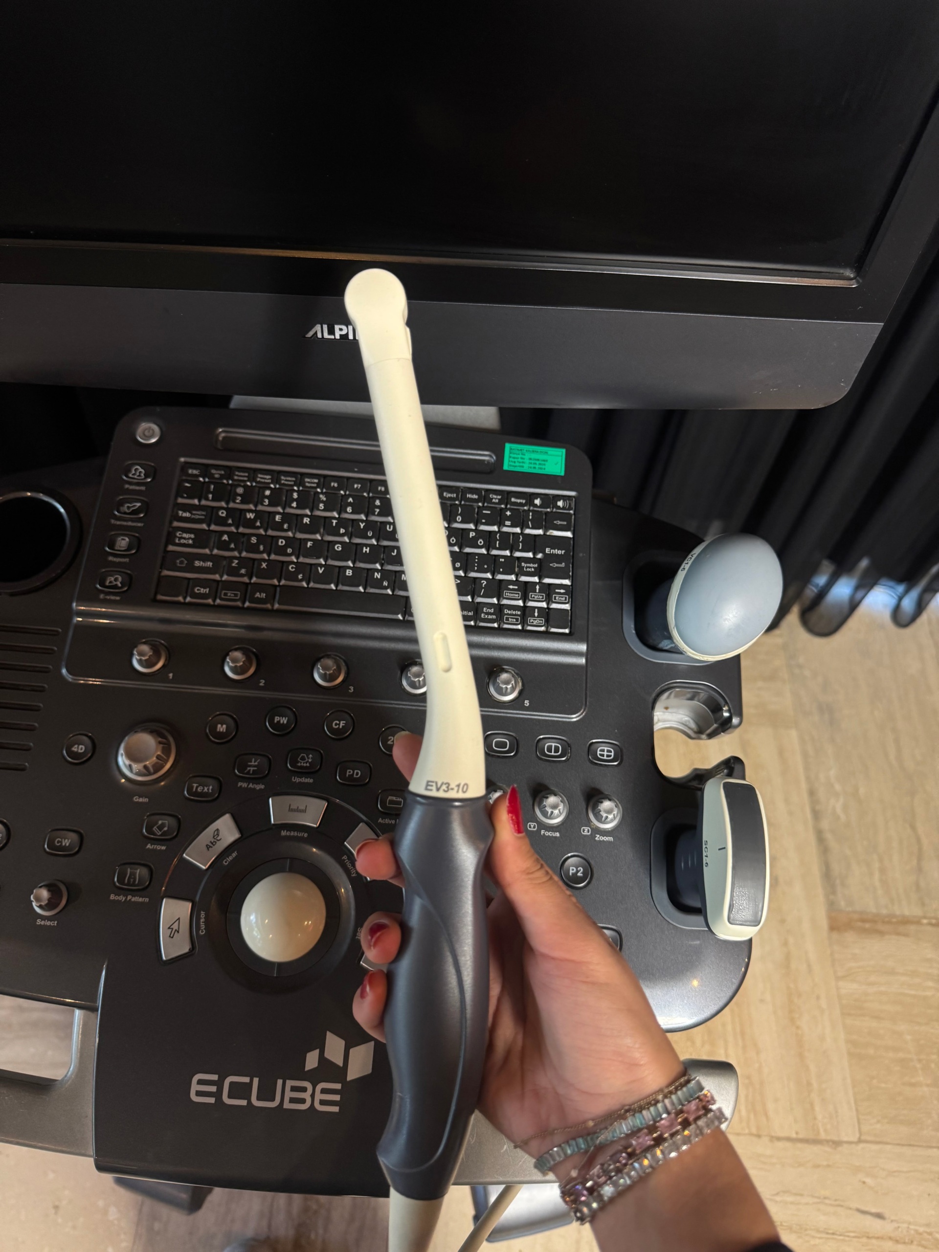 Secondhand Alpinion Ecube 7 Ultrasound Machine - Image 3