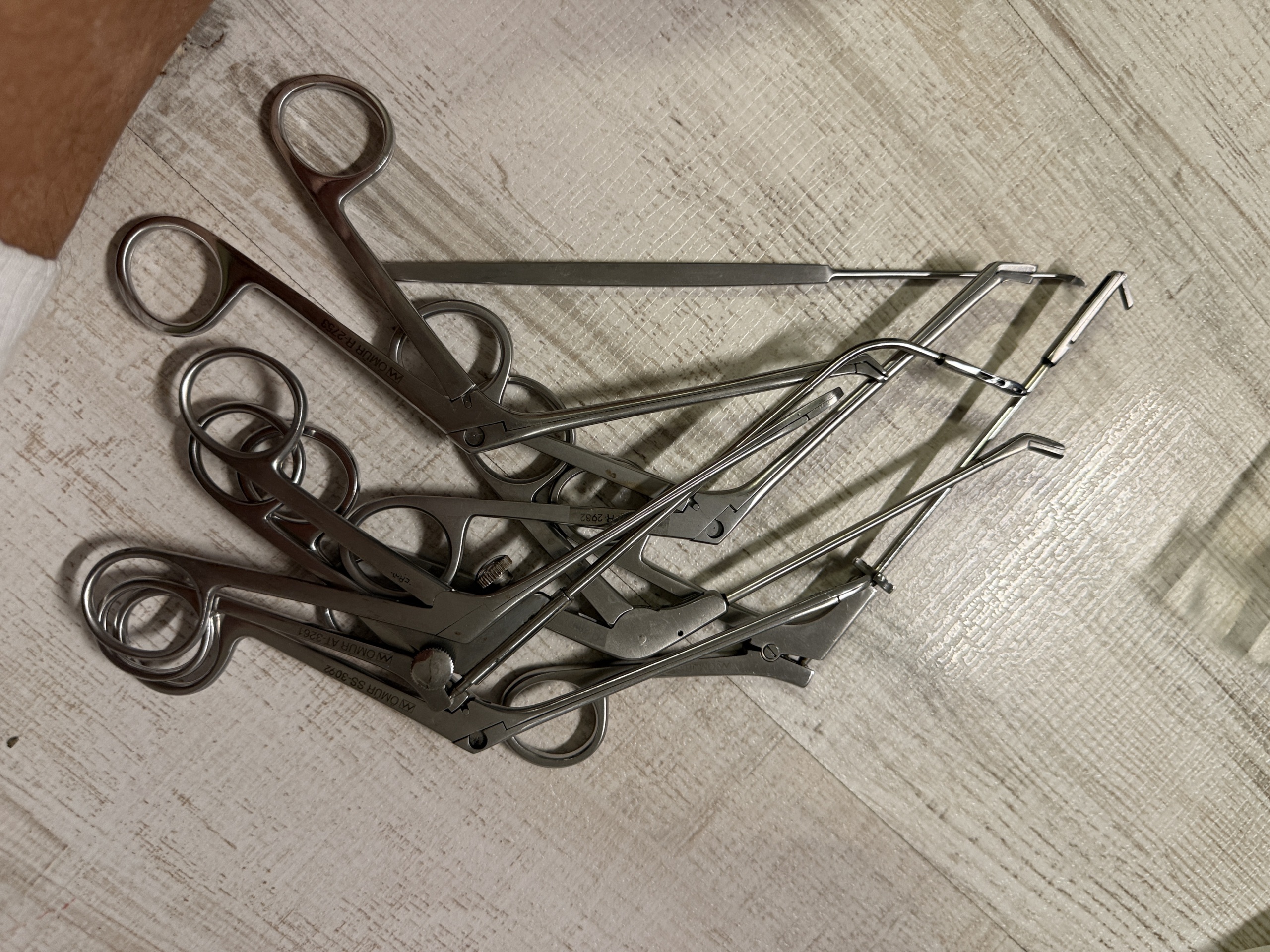 Secondhand Ömür Fess Surgical Instrument Set