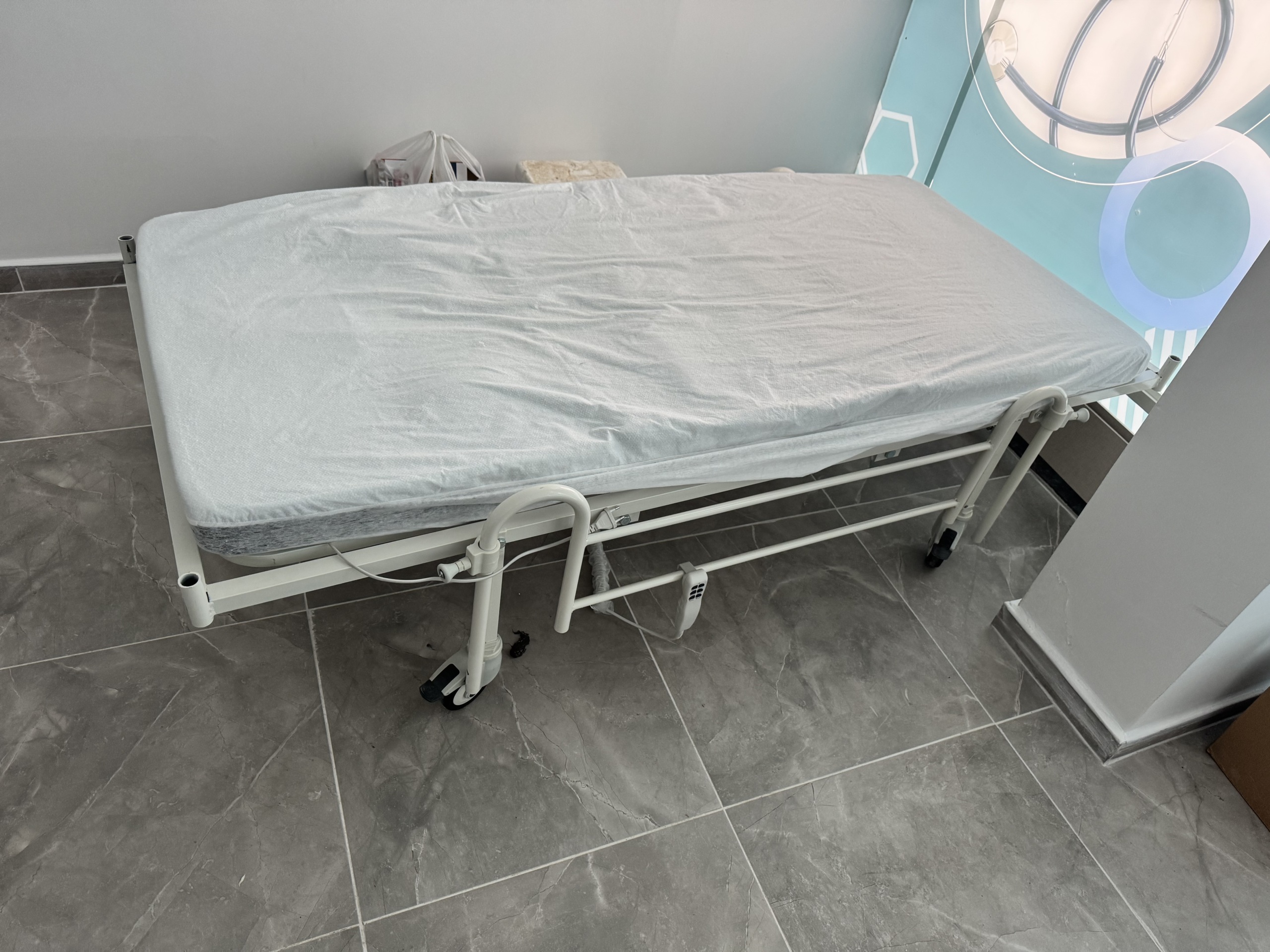 Secondhand Turmed TM-D 4077 Dual Motor Patient Bed