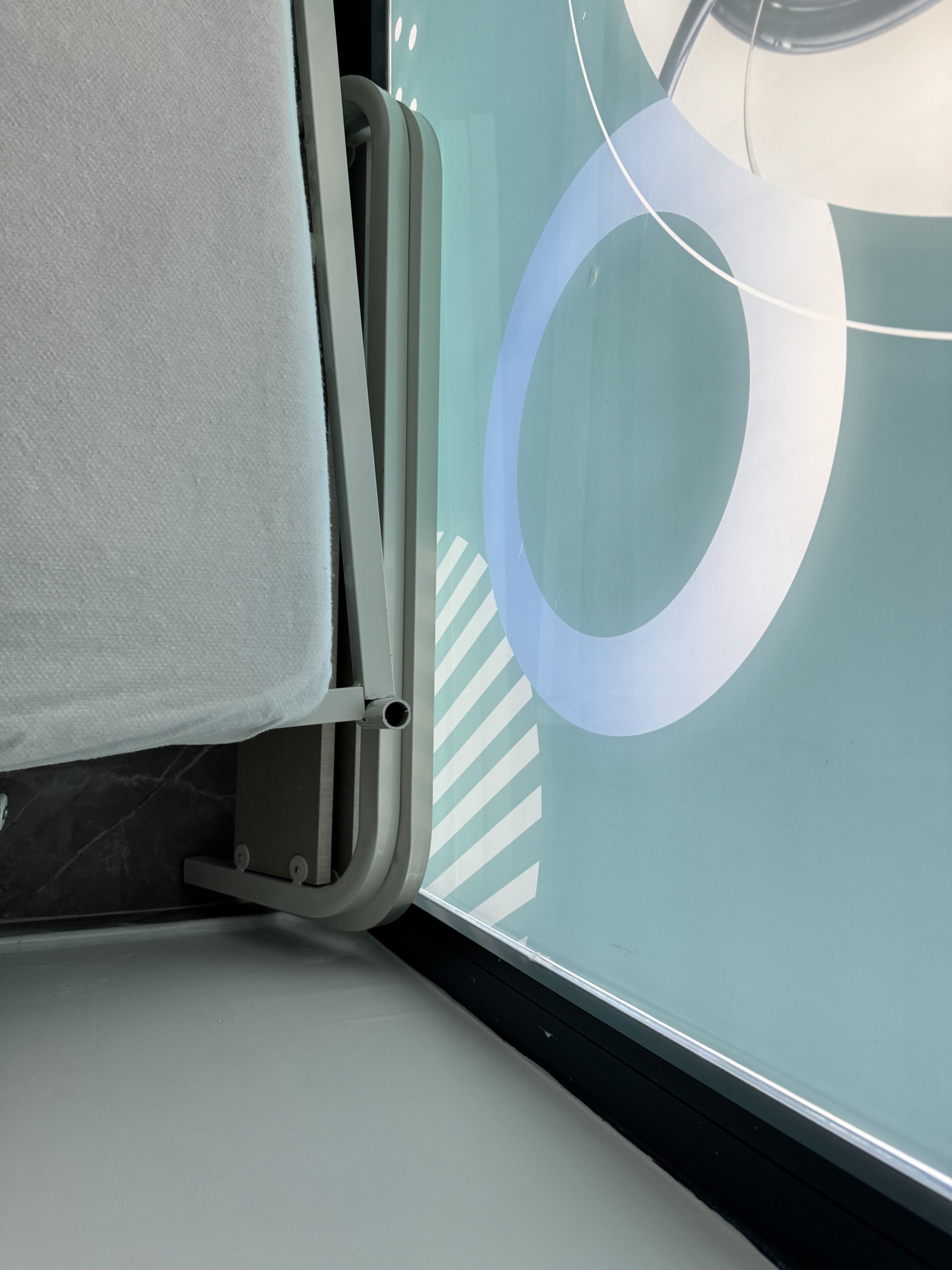 Secondhand Turmed TM-D 4077 Dual Motor Patient Bed - Image 3