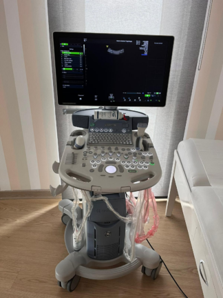 Secondhand GE Voluson S8 Ultrasound Machine