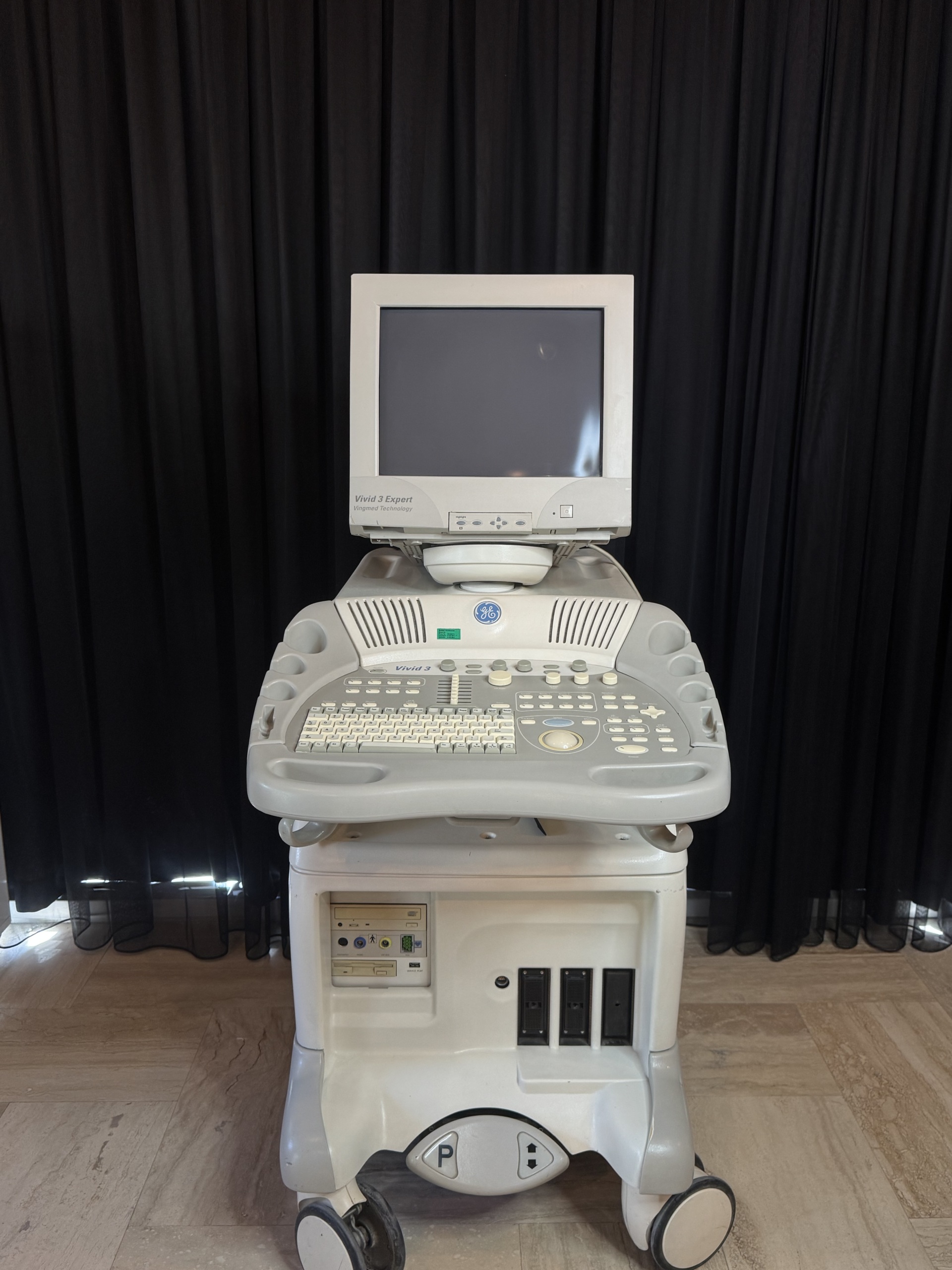 Secondhand GE Vivid 3 Echocardiography Machine