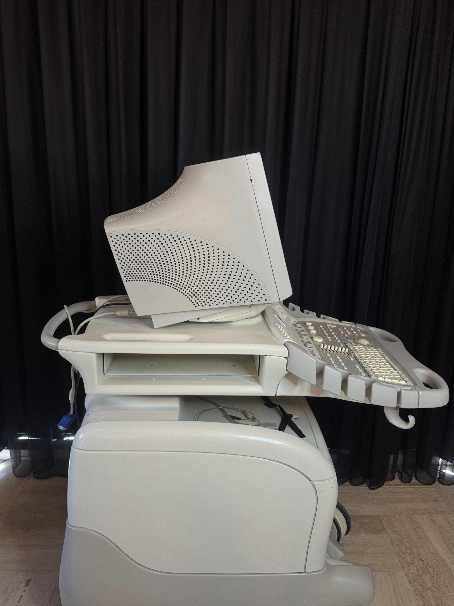 Secondhand GE Vivid 3 Echocardiography Machine - Image 3