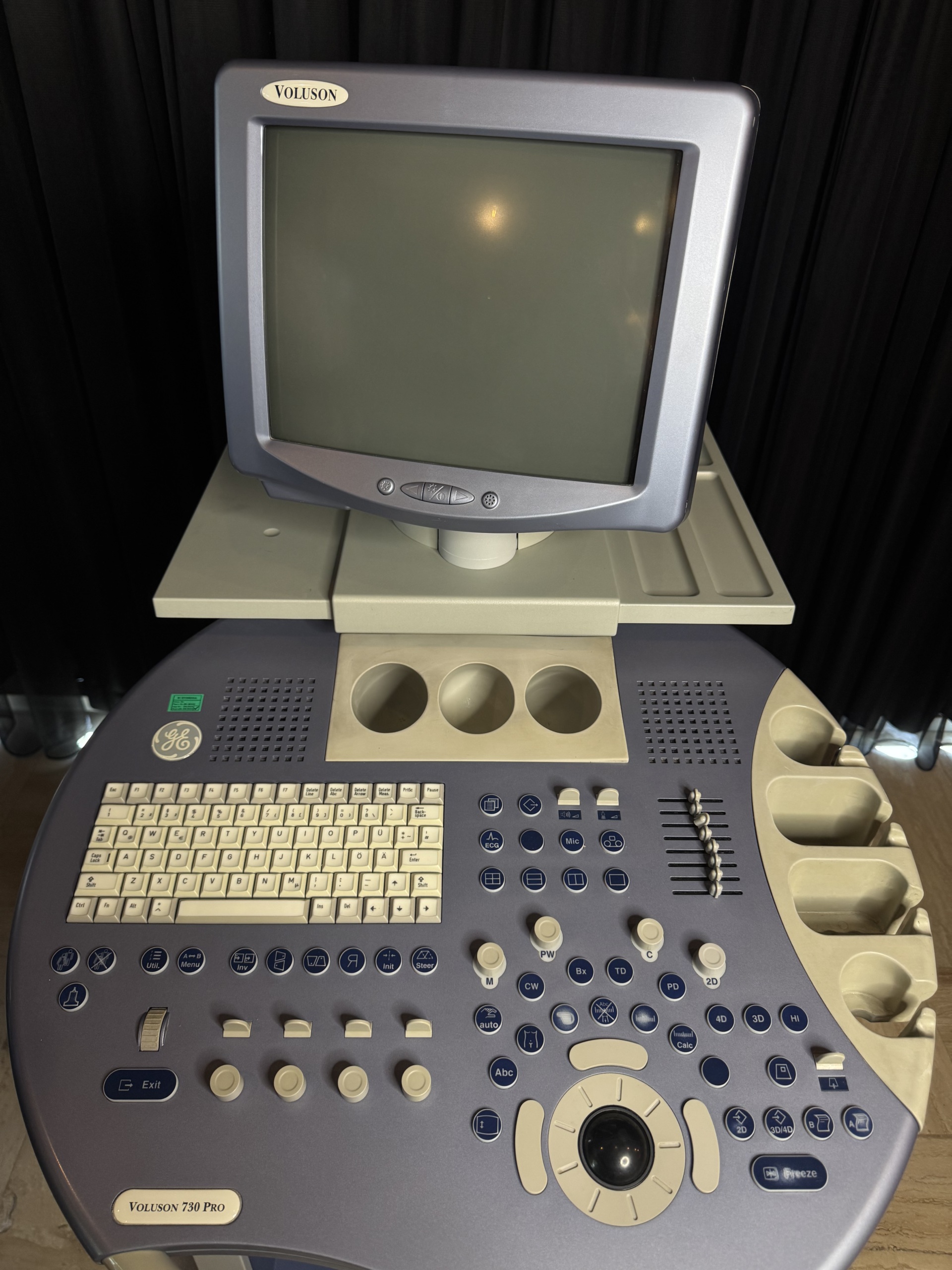 Secondhand GE Voluson 730 Pro Ultrasound Machine - Image 2