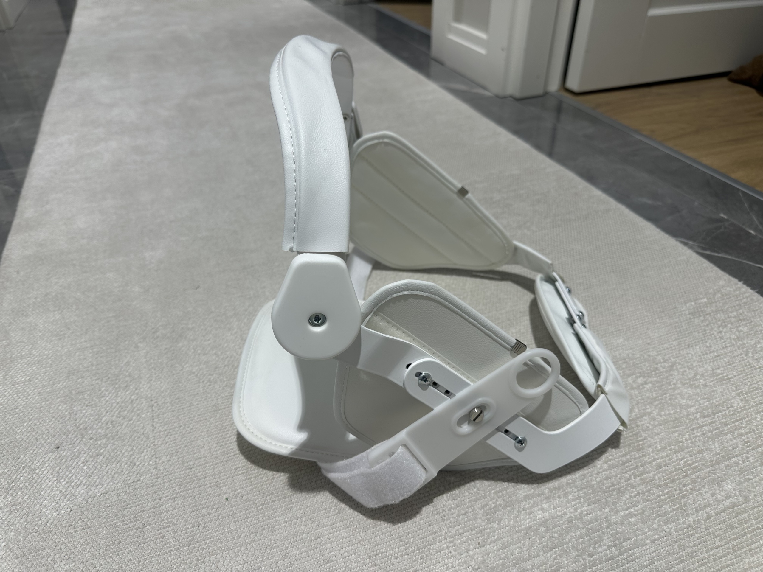 Secondhand Medi 4C Flex Hyperextension Spinal Orthosis