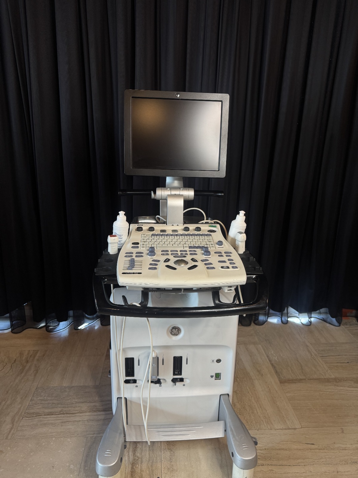 Secondhand GE Vivid S5 Echocardiography Machine
