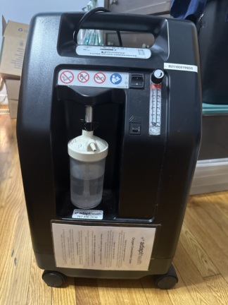 Secondhand Devilbiss Compact 525KS 5L/min Oxygen Concentrator