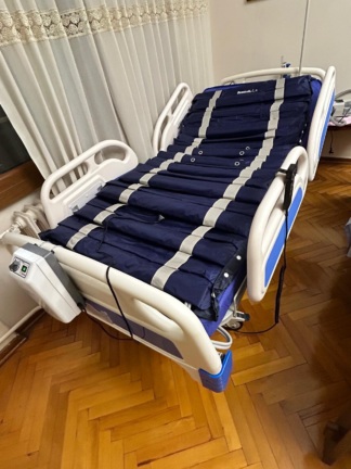 Secondhand Deva DM 3000-F PRO 3 Motor Patient Bed