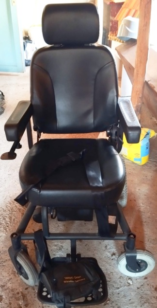 Secondhand Wollex Swemo Q100 Adult Electric Wheelchair