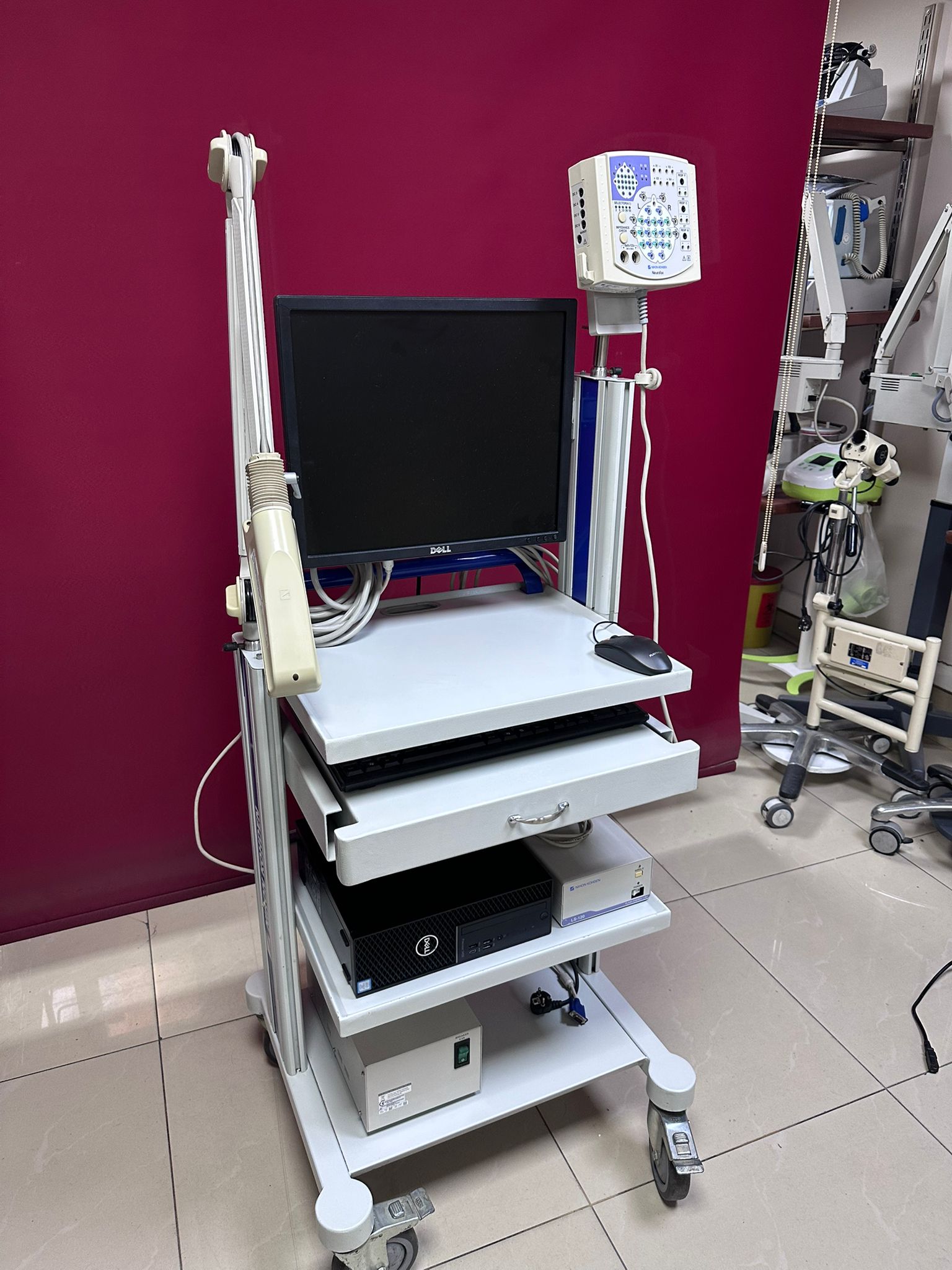 İkinci El Nihon Kohden Neurofax EEG-1200K 32 Kanallı EEG Cihazı