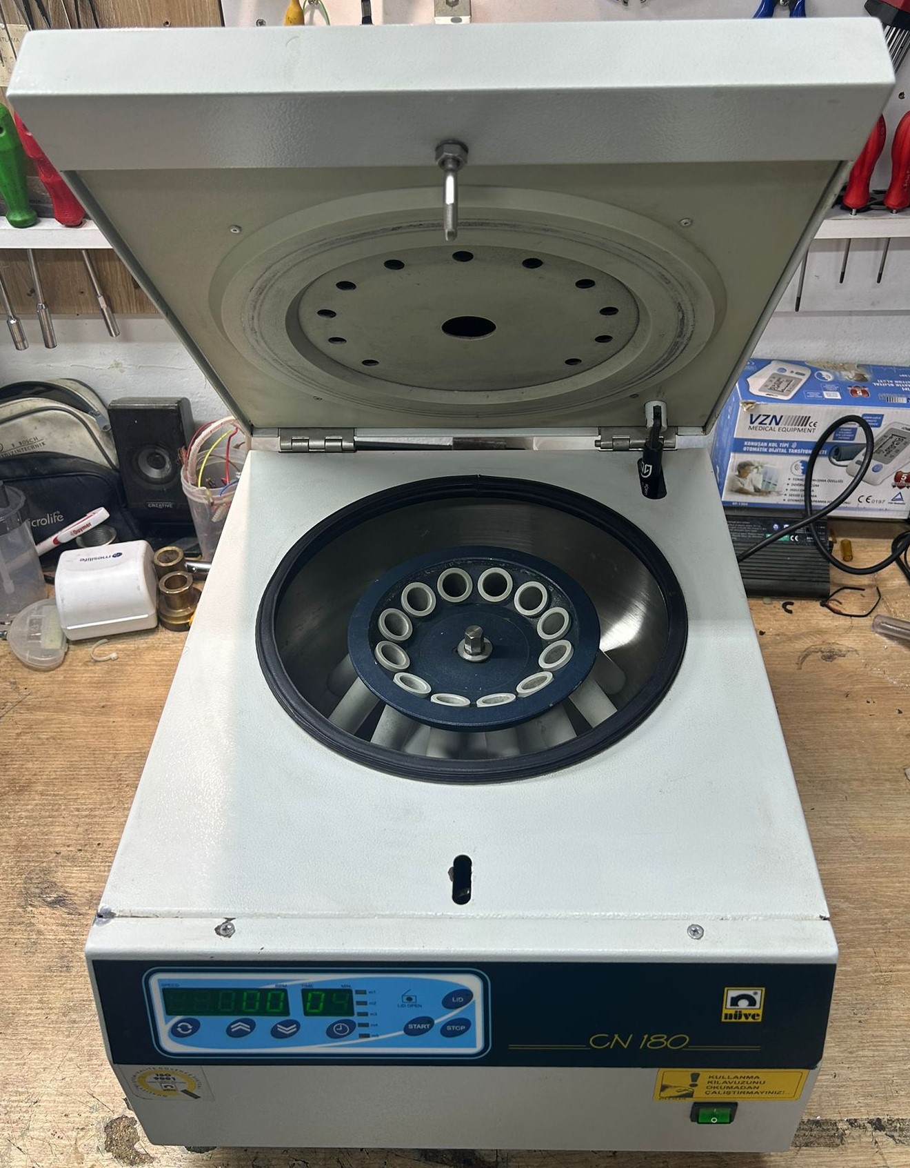 İkinci El Nüve CN 180 12 Godeli Sabit Rotorlu Santrifüj - Görsel 2