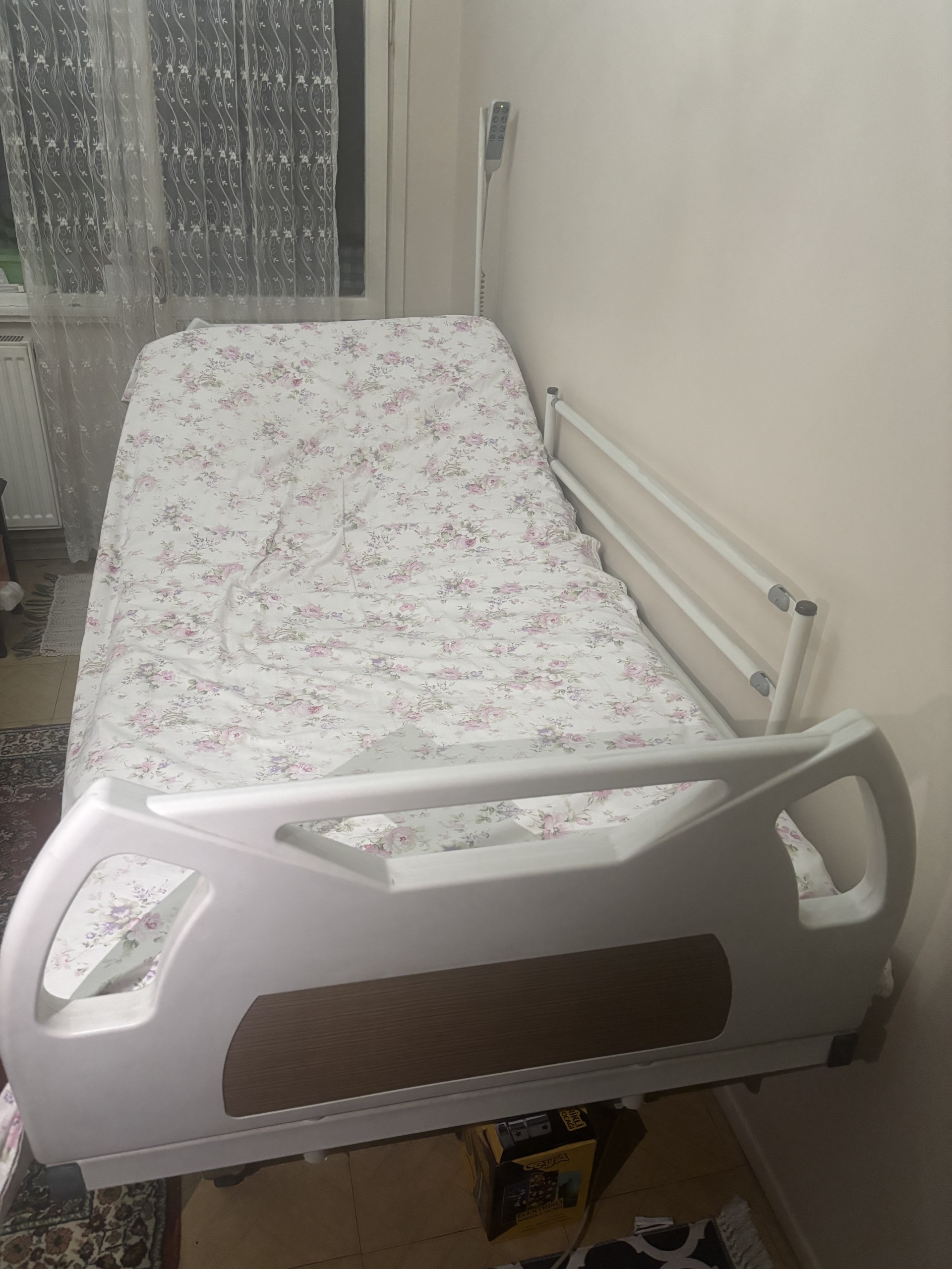 Secondhand Sesan HK-011 Dual Motor Patient Bed
