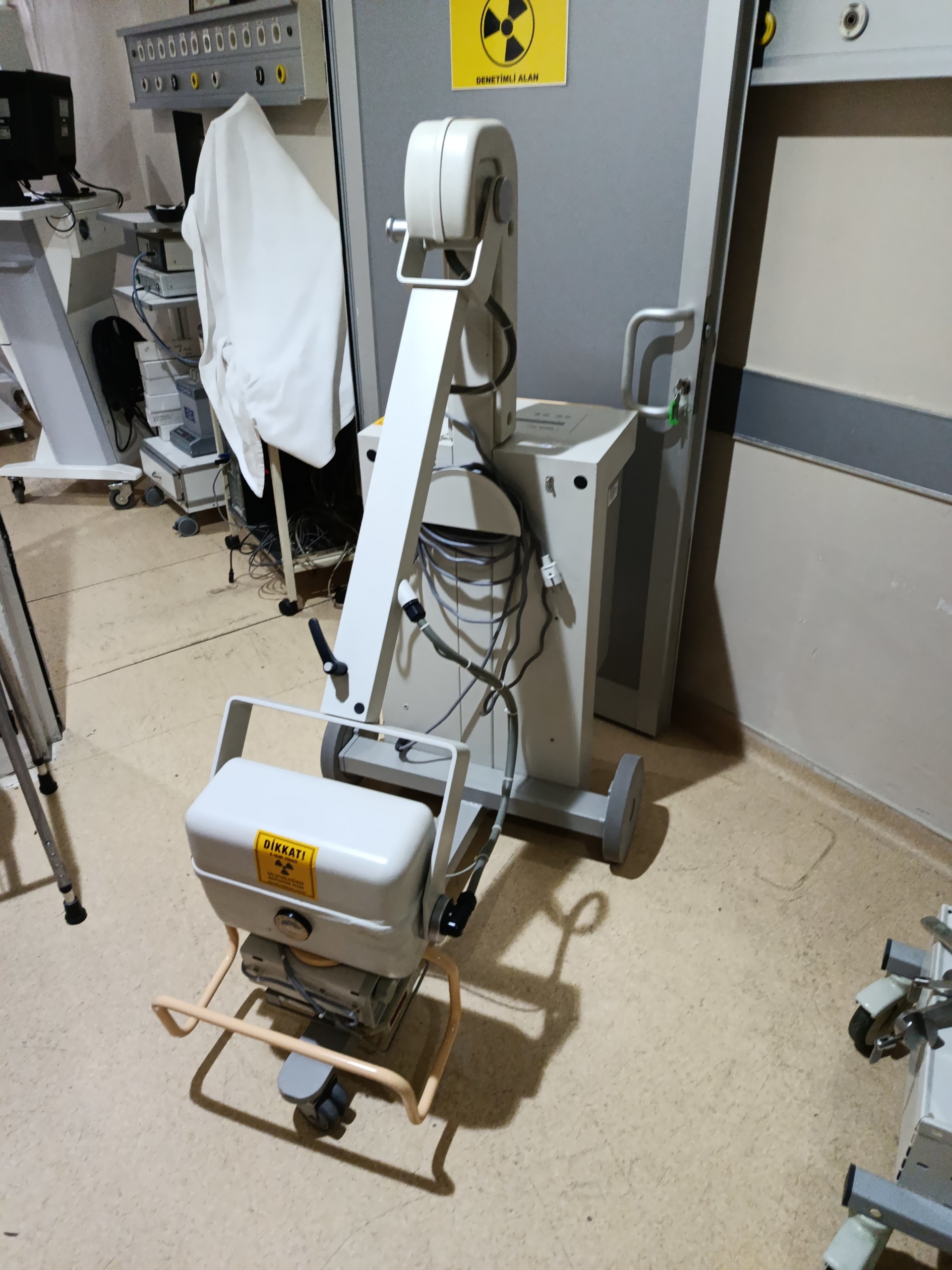 Secondhand Philips Practix 33 Portable X-Ray Device - Image 2