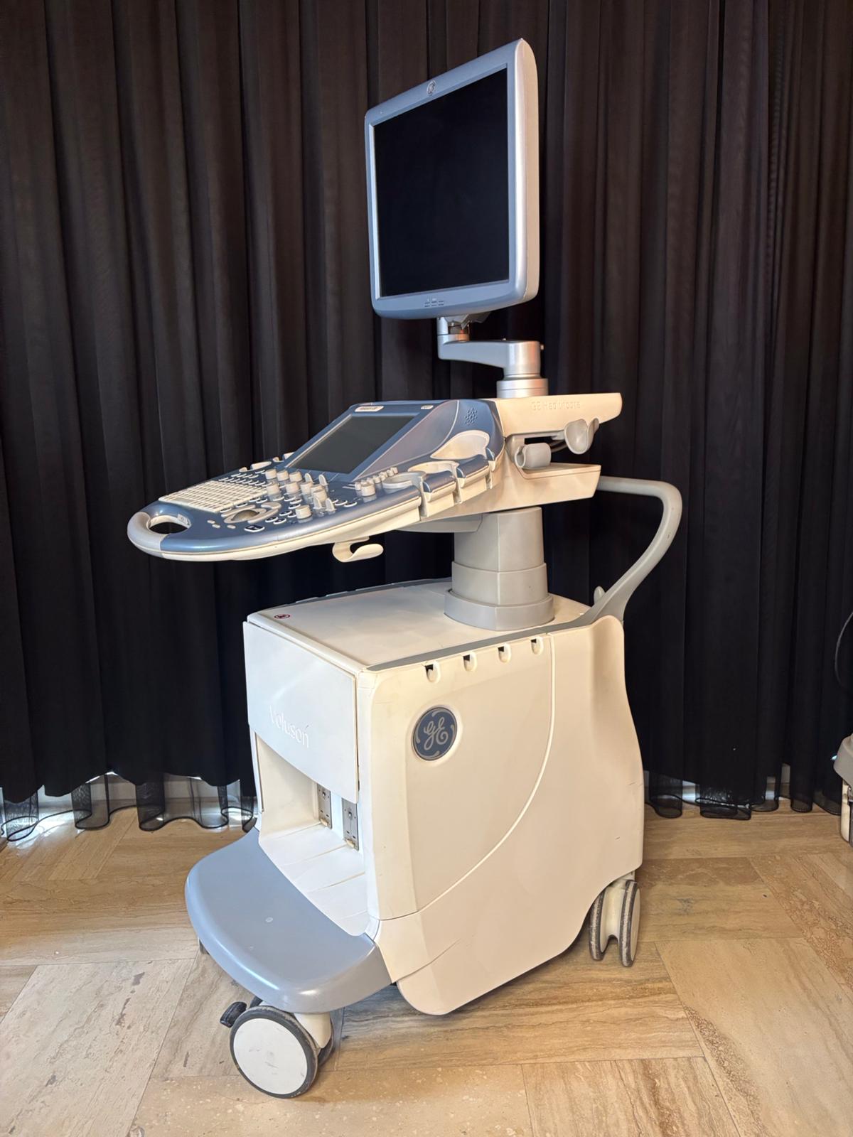 Secondhand GE Voluson E8 Ultrasound Machine - Image 2