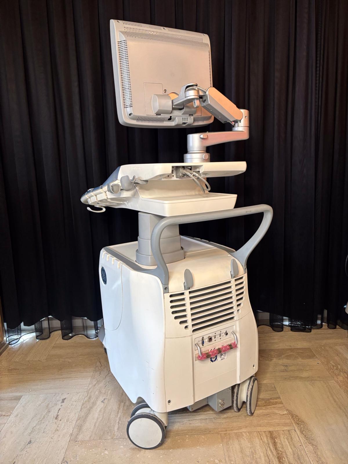 Secondhand GE Voluson E8 Ultrasound Machine - Image 6