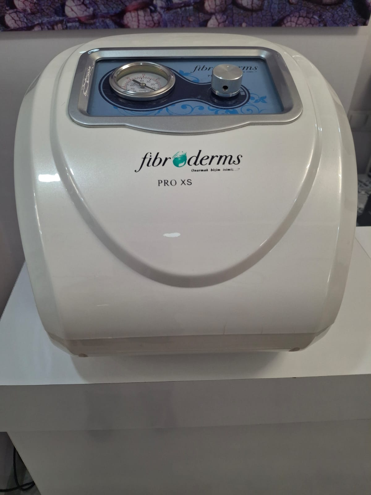 Secondhand Fibroderms Pro XS Skin Vacuum Device