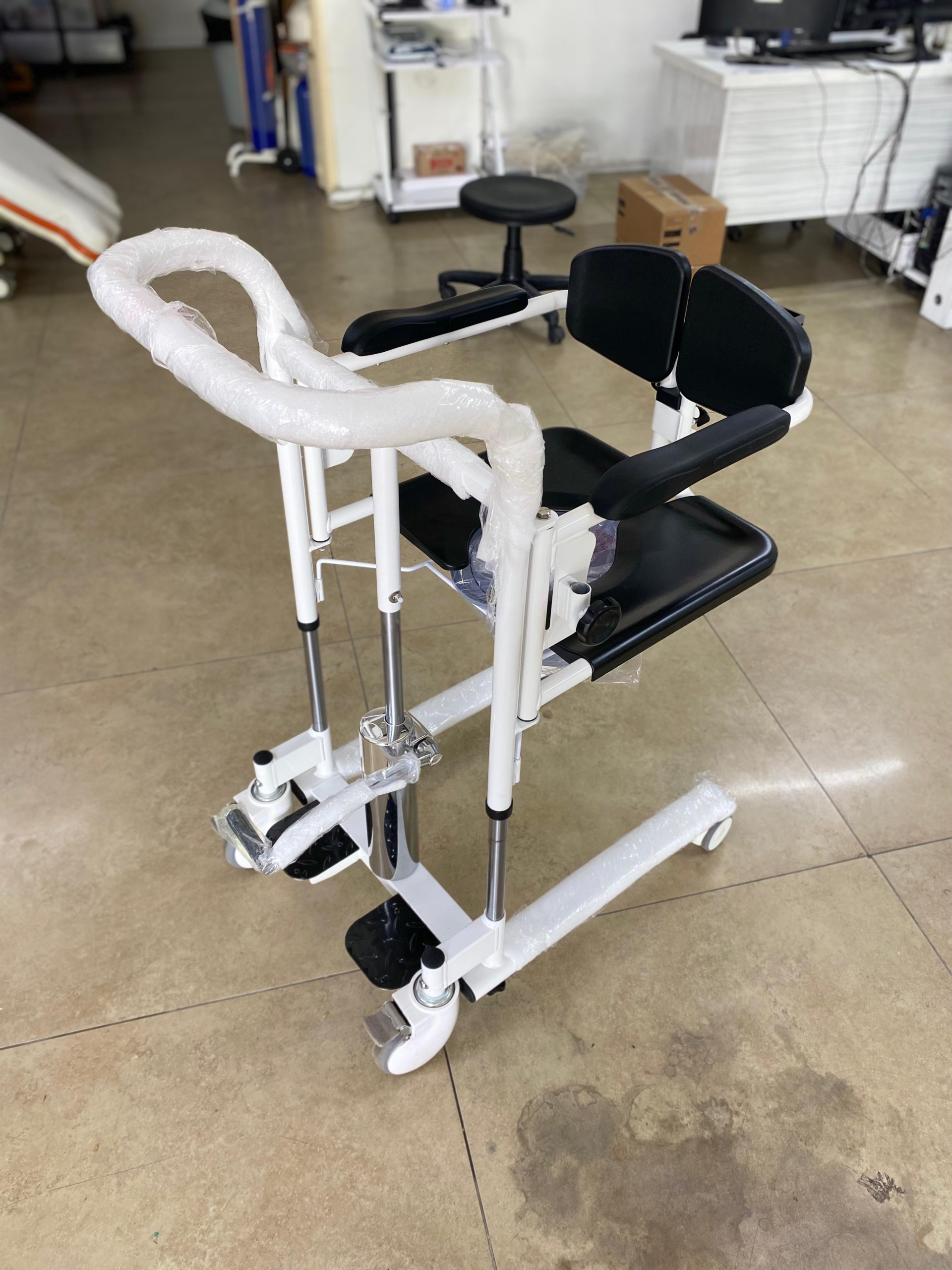 Secondhand Medwelt TM-H 8048 Patient Lift - Image 2