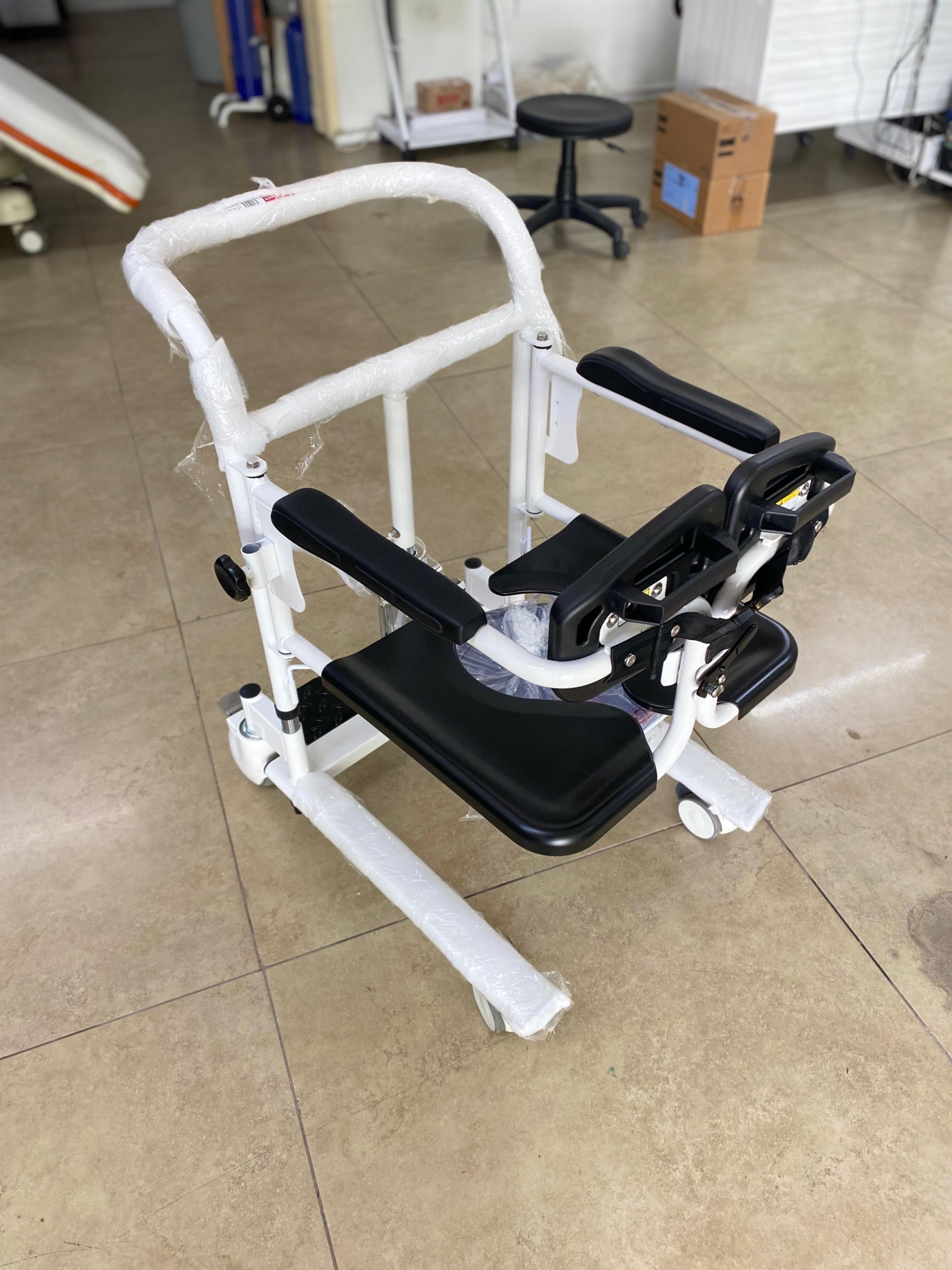 Secondhand Medwelt TM-H 8048 Patient Lift - Image 3