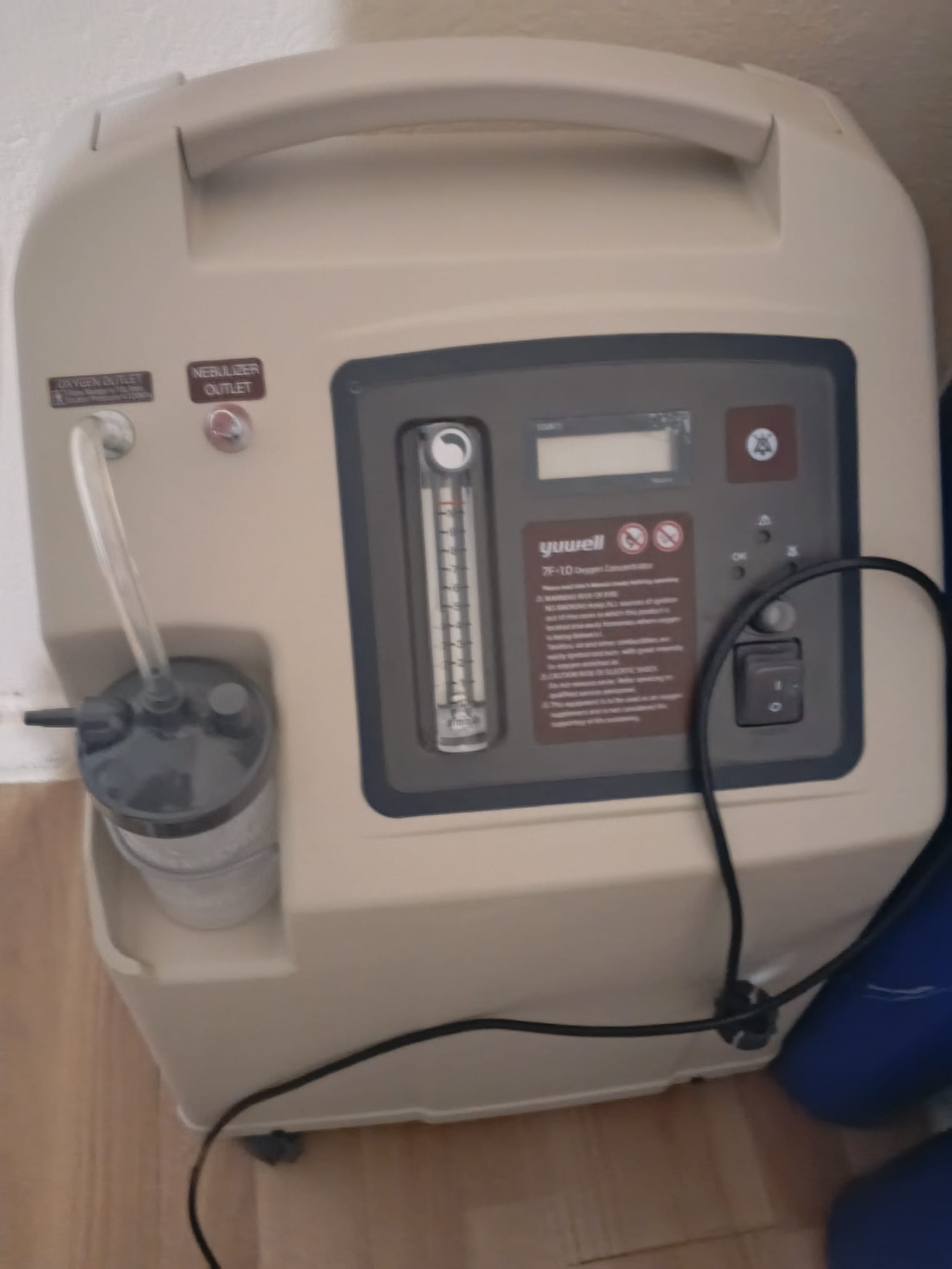 Secondhand Yuwell 7F-10 10L/min Oxygen Concentrator - Image 2