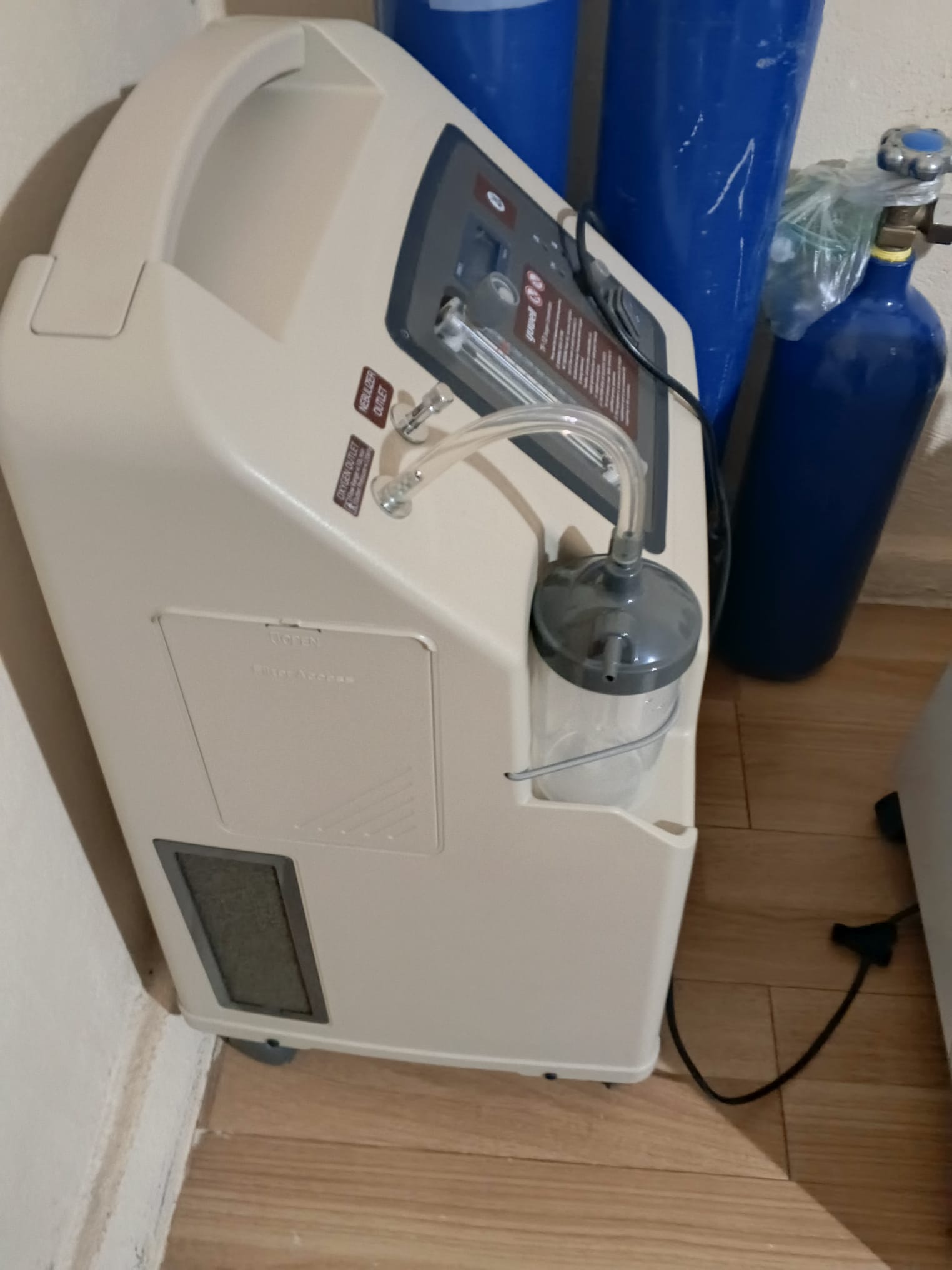 Secondhand Yuwell 7F-10 10L/min Oxygen Concentrator - Image 4