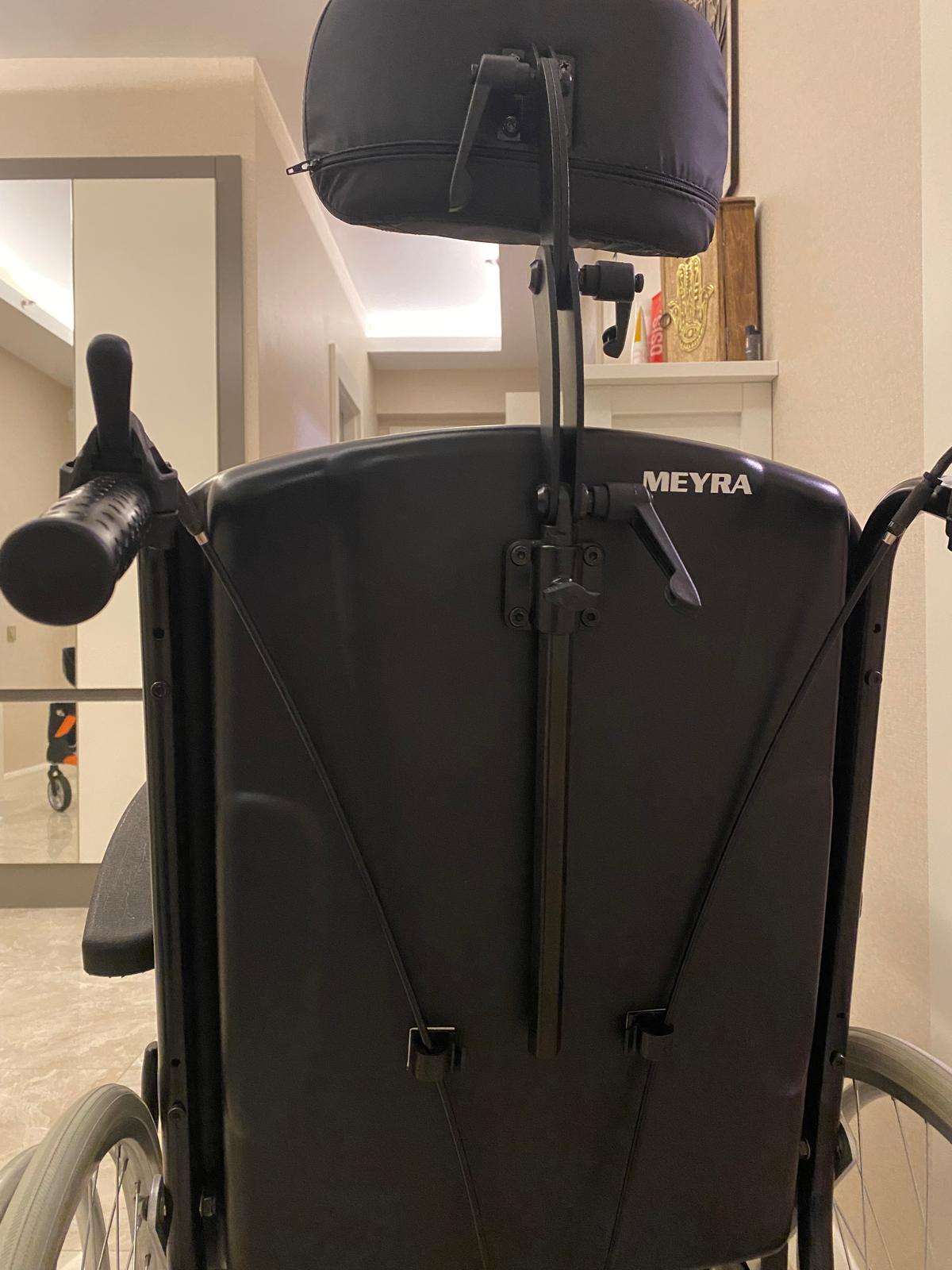 Secondhand Meyra Solero Light Adult Manual Wheelchair - Image 3