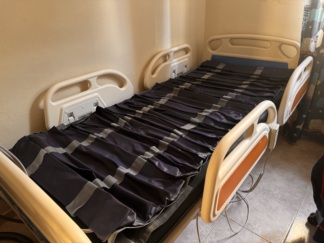 Secondhand Deva DM 2000-F PRO Dual Motor Patient Bed