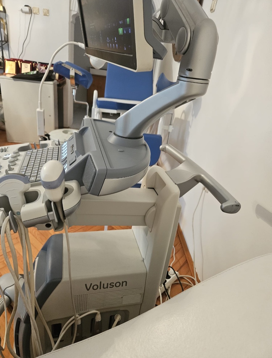 Secondhand GE Voluson S6 Ultrasound Machine - Image 4