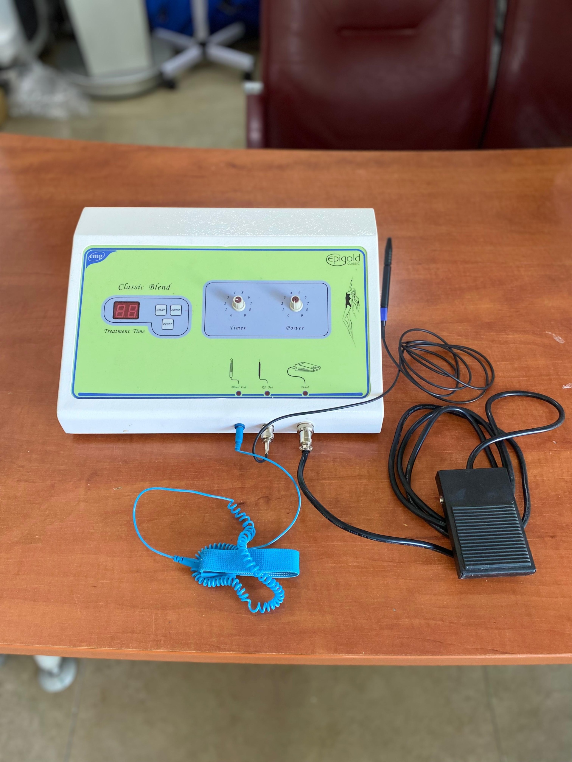 Secondhand EMG Epigold Classic Blend Needle Hair Removal Device - Image 2