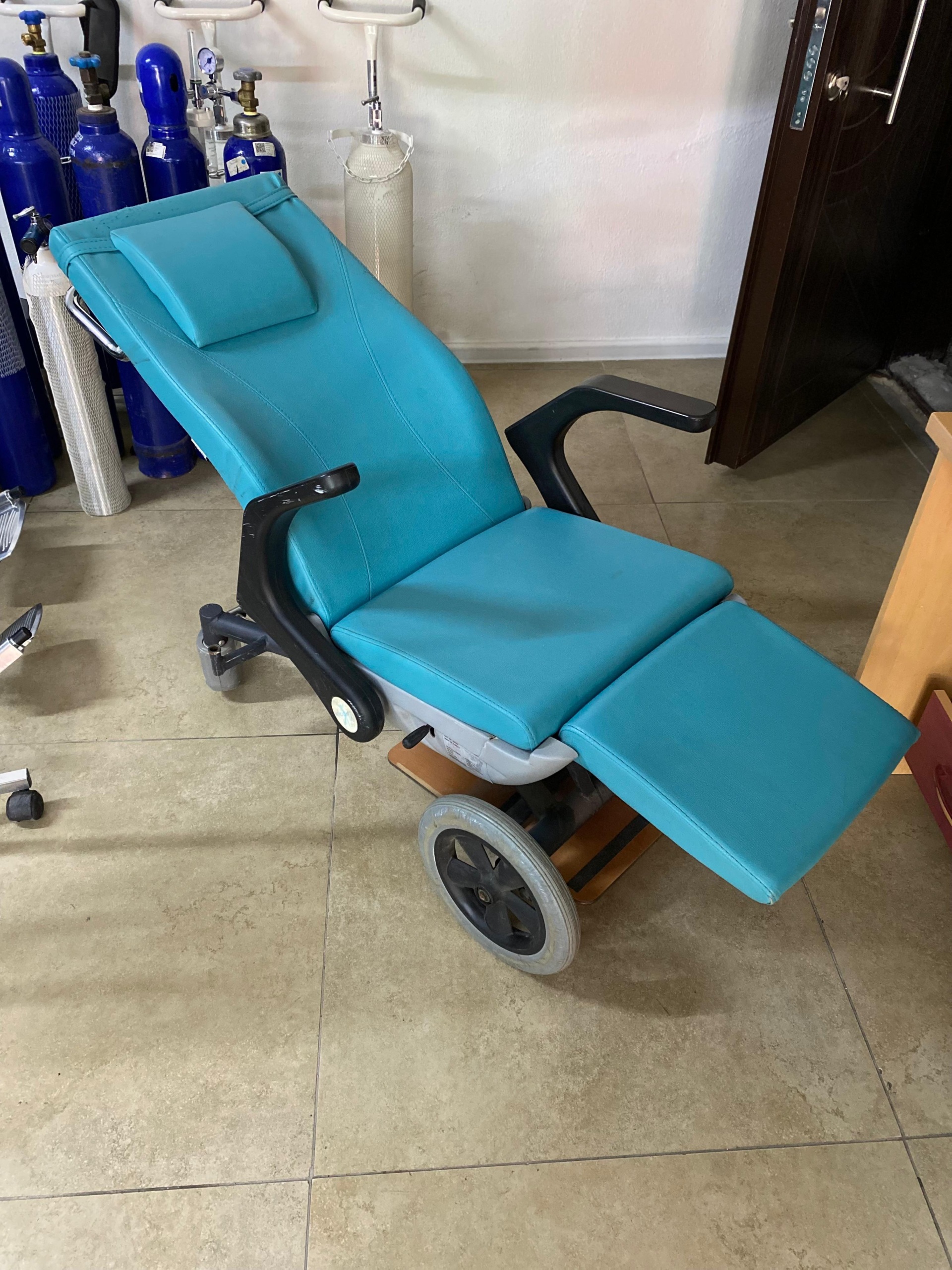 Secondhand NTS X6 Adult Manual Wheelchair - Image 3