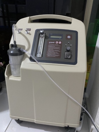 Secondhand Yuwell 7F-10 10L/min Oxygen Concentrator
