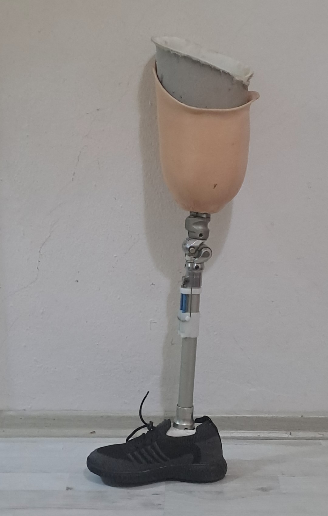 Secondhand Nish Above the Knee Leg Prosthesis - Image 2