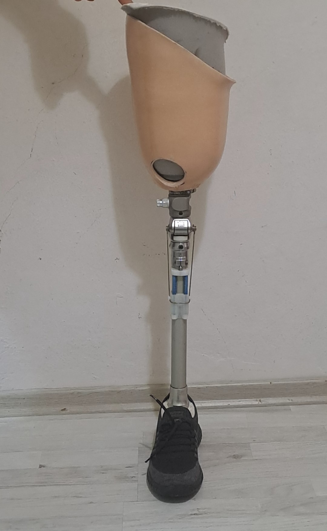 Secondhand Nish Above the Knee Leg Prosthesis - Image 3