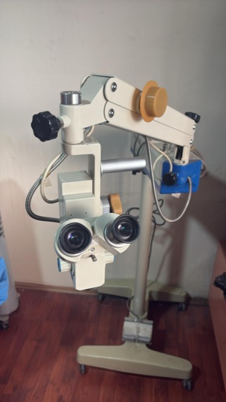 Secondhand Takagi OM-5 Eye Surgical Microscope