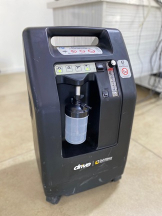 Secondhand Devilbiss Compact 525KS 5L/min Oxygen Concentrator