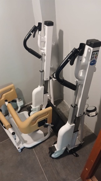 Secondhand Comfort Plus DM-170 Patient Lift
