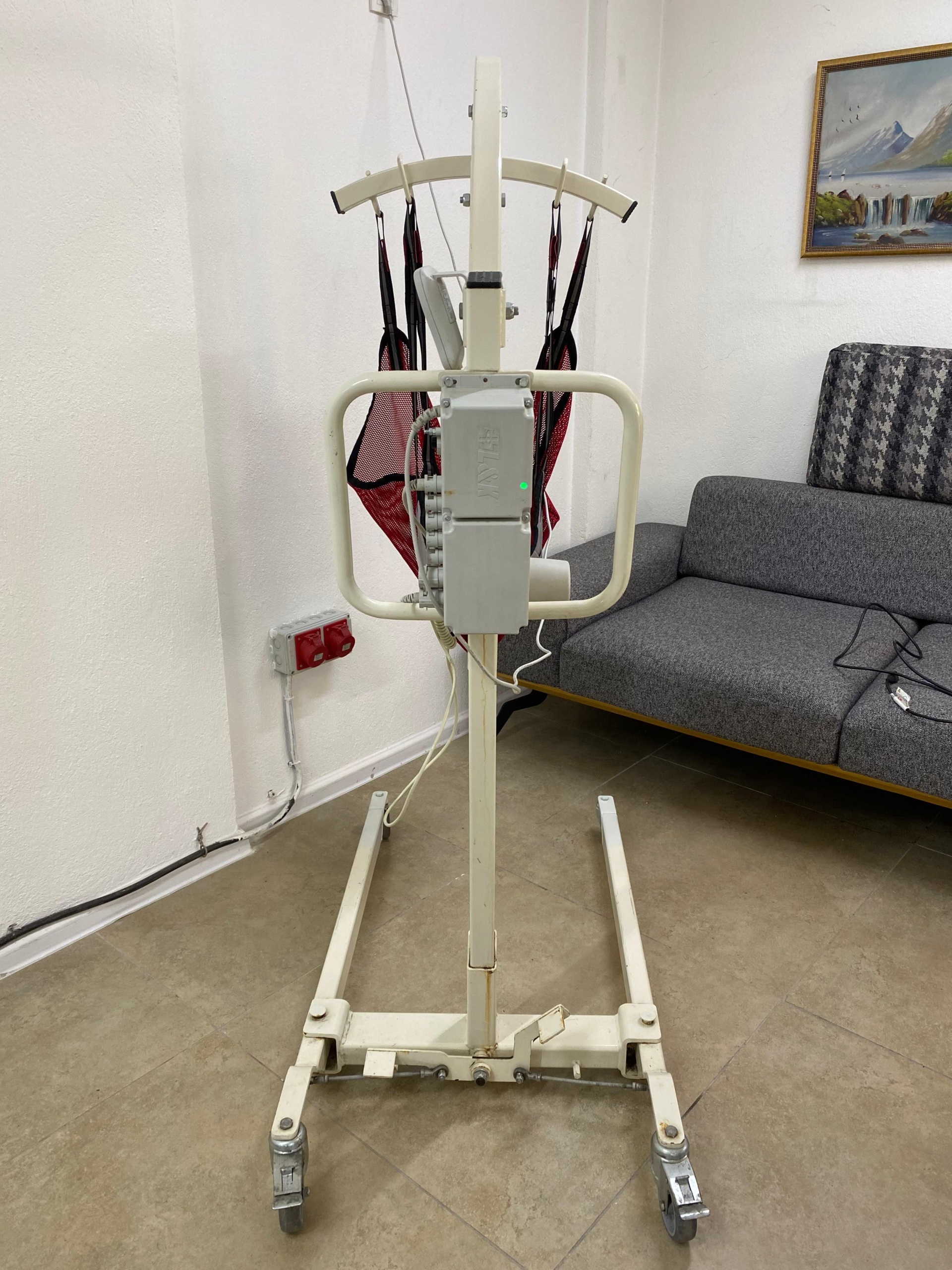 Secondhand Sesan HL-001 Patient Lift - Image 3