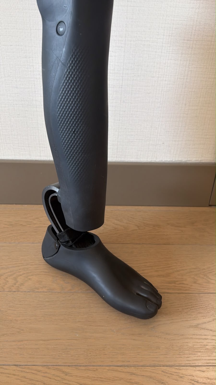 Secondhand Össur Navii Above the Knee Leg Prosthesis - Image 2