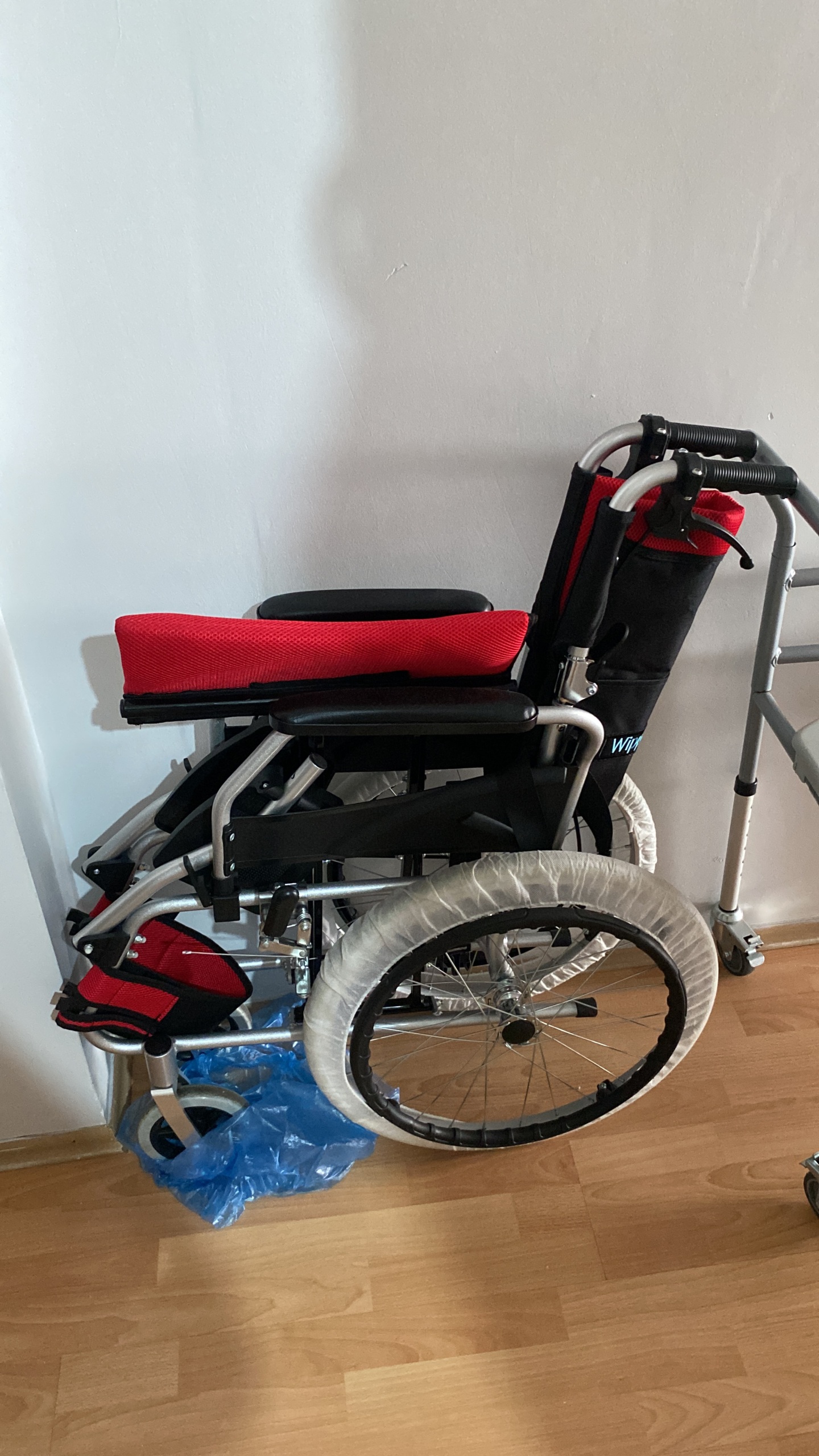 Secondhand Wipperman W203 Adult Manual Wheelchair