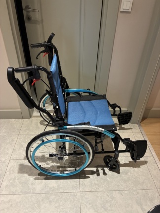 Secondhand Römer R211 Adult Electric Wheelchair