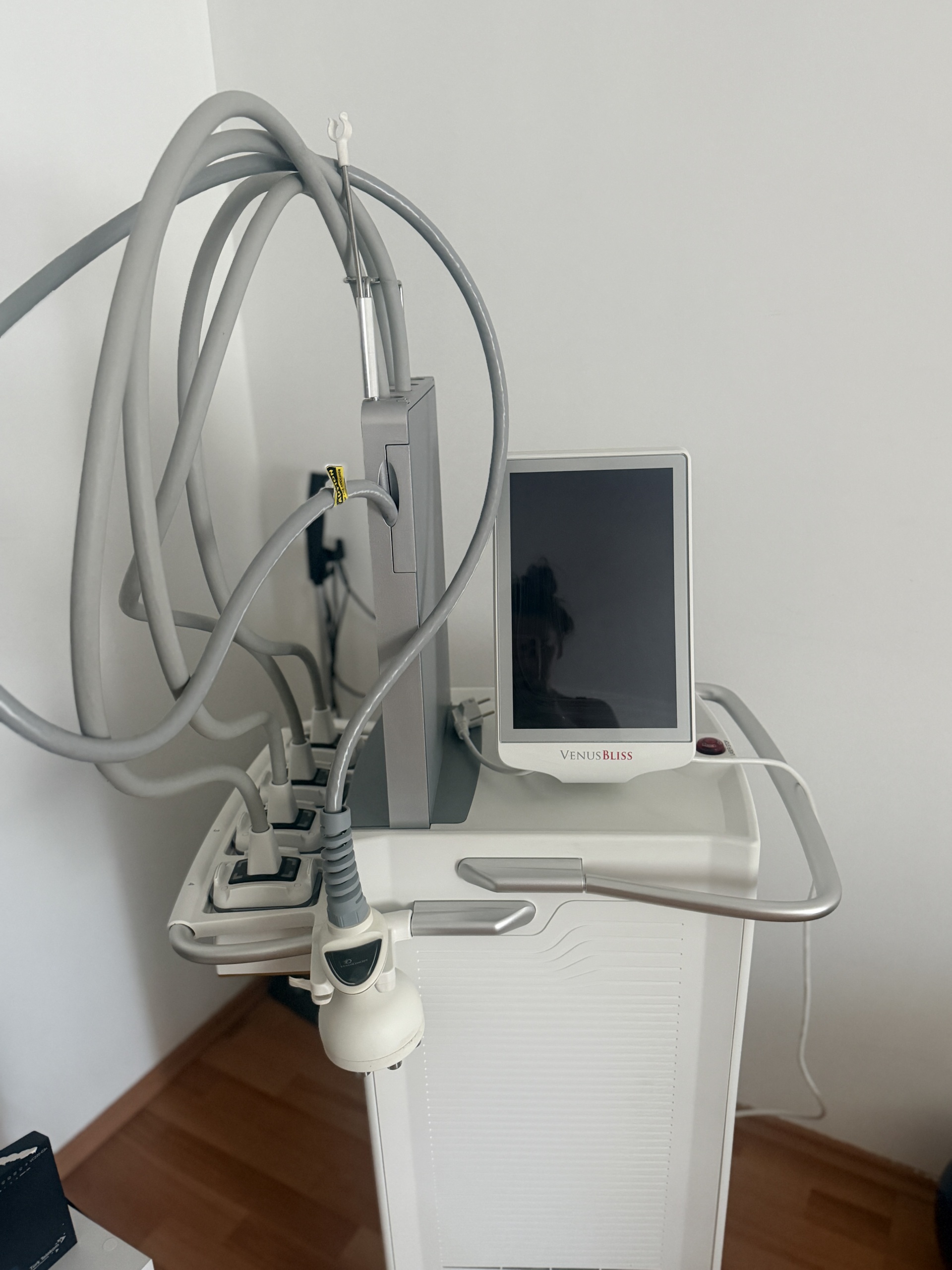 Secondhand Venus Bliss Aesthetic Laser Device