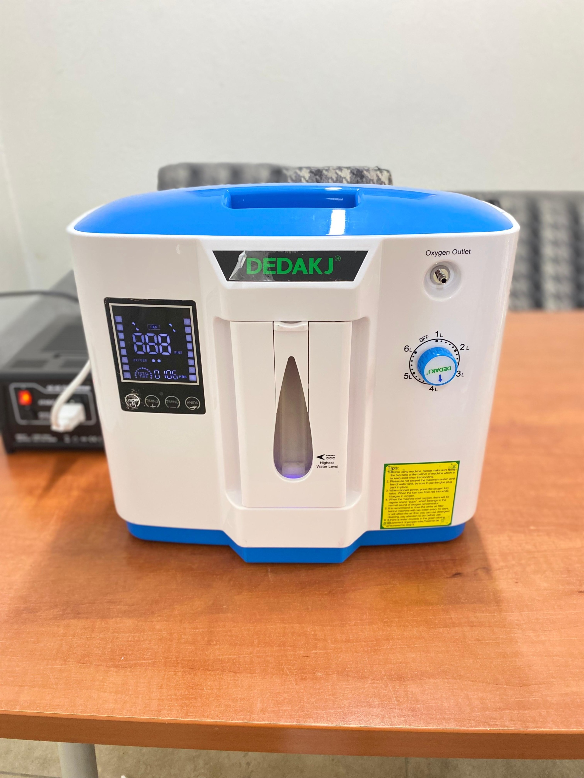 Secondhand Dedakj DDT-1B 6.5kg Portable Oxygen Concentrator - Image 2