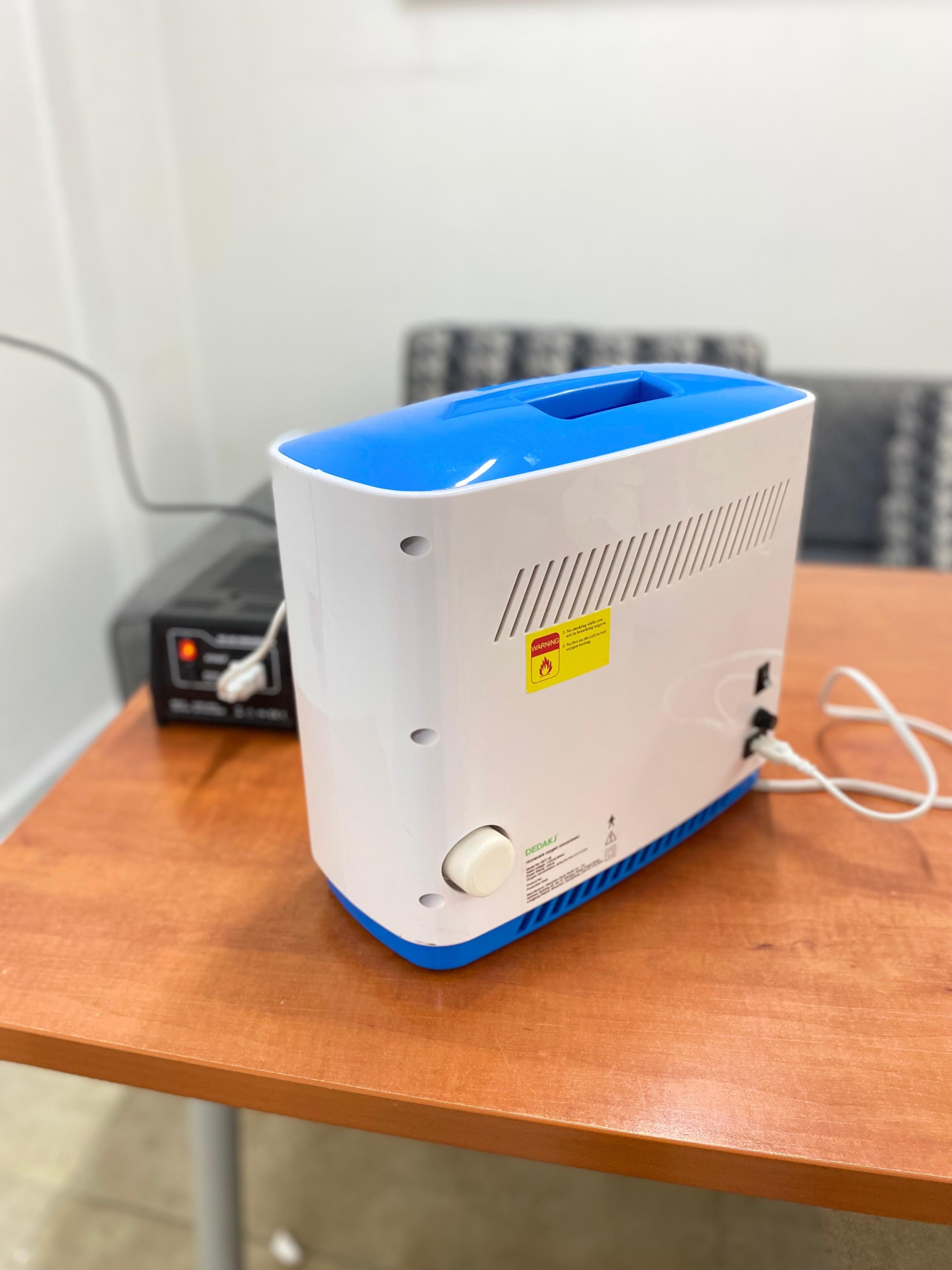 Secondhand Dedakj DDT-1B 6.5kg Portable Oxygen Concentrator - Image 4