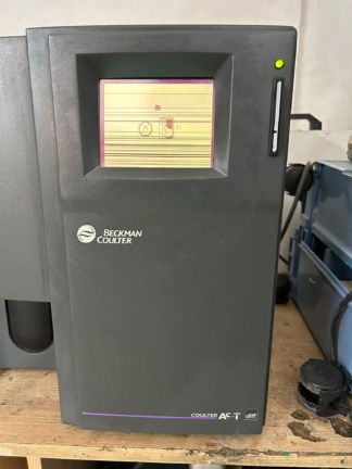 Defective Secondhand Beckman Coulter ACT Diff Hemogram Device