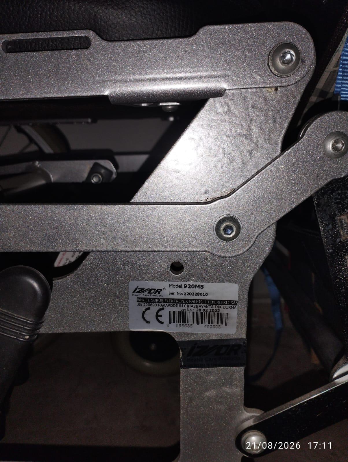 Secondhand İzor 920 MS Adult Standing Manual Wheelchair - Image 5