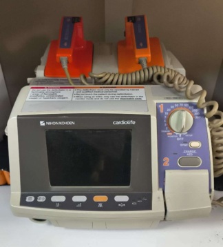 Secondhand Nihon Kohden Cardiolife TEC-7621K Monitor Defibrillator