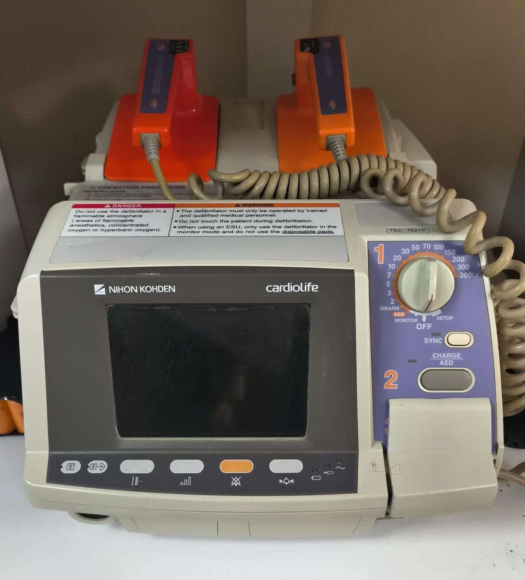 Secondhand Nihon Kohden Cardiolife TEC-7621K Monitor Defibrillator
