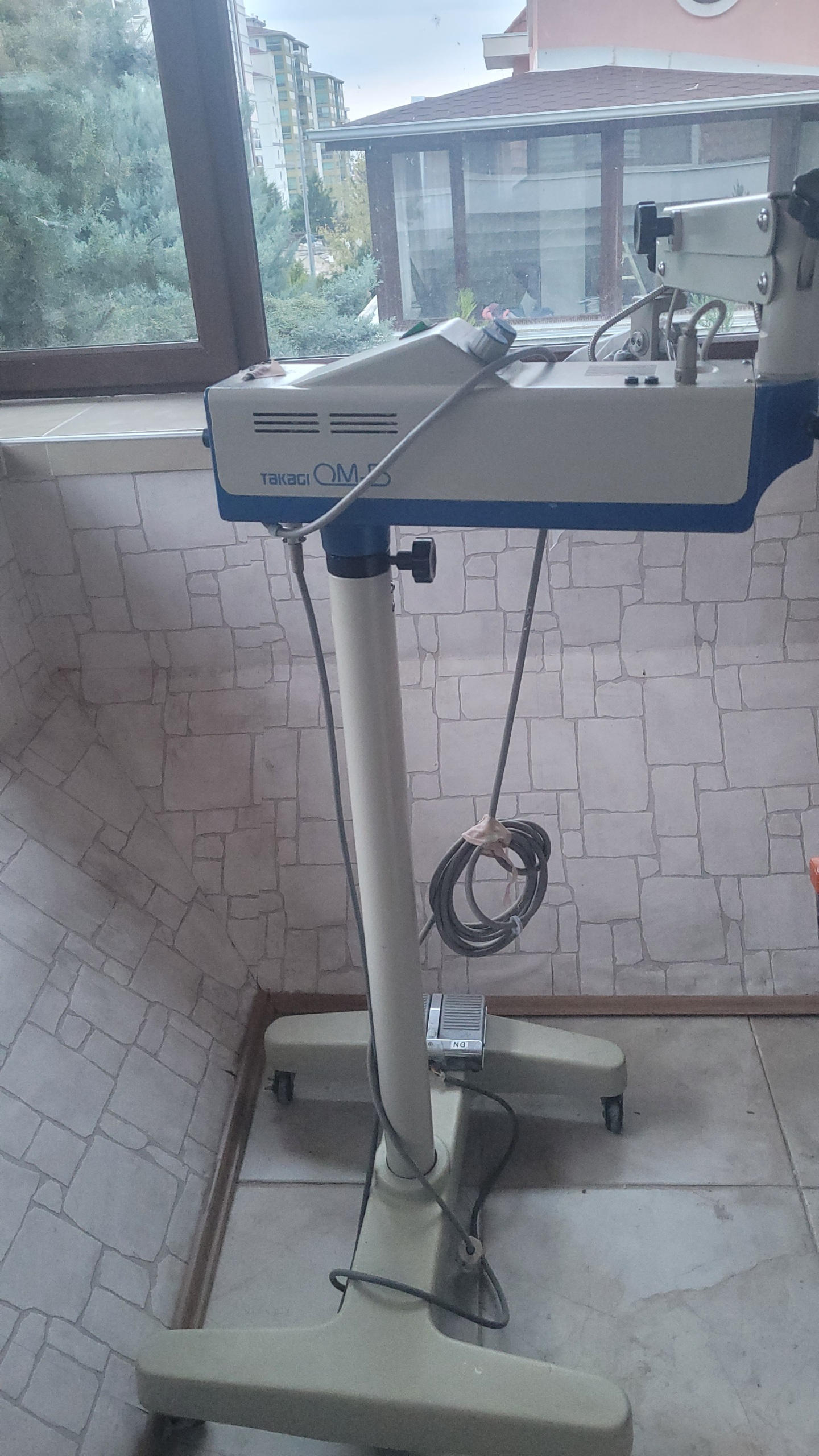 Secondhand Takagi OM-5 Surgical Microscope