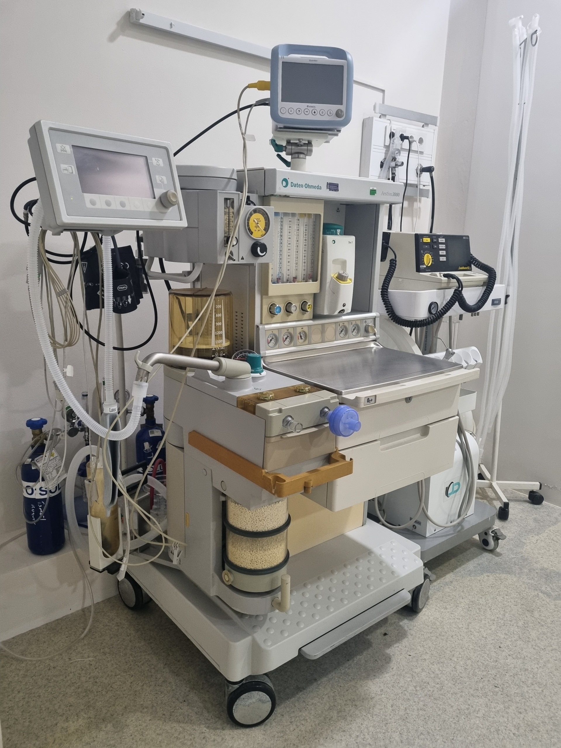 Secondhand Datex Ohmeda Aestiva 3000 Anesthesia Machine - Image 3